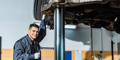 Cómo mantener a los equipos positivos en el taller mecánico