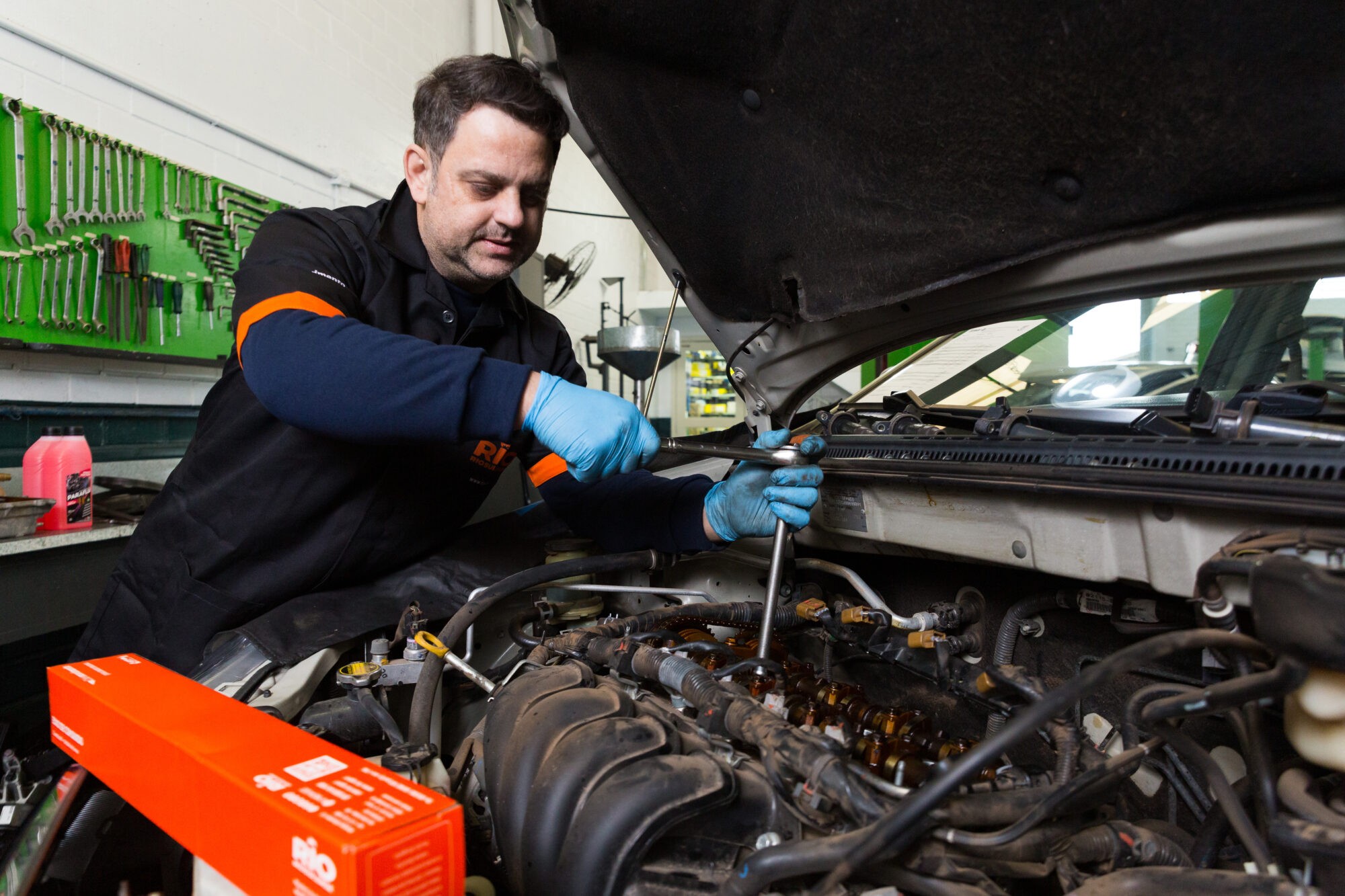 Porque o comando de válvulas dá desgaste?